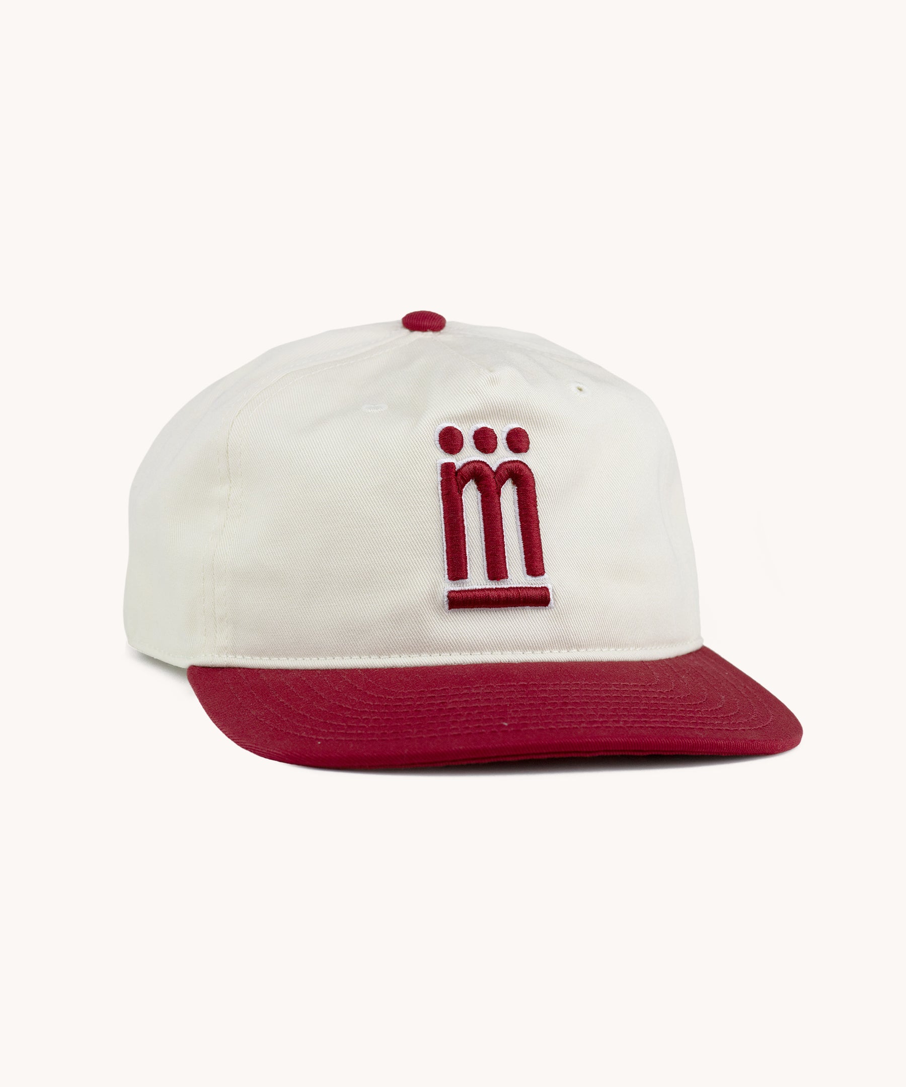 classic_hat_red_beige_front_web.jpg